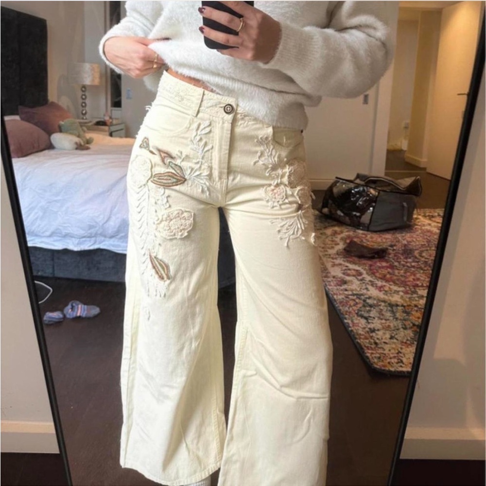 Pilcro Cream Wide-Leg Embroidered Jeans